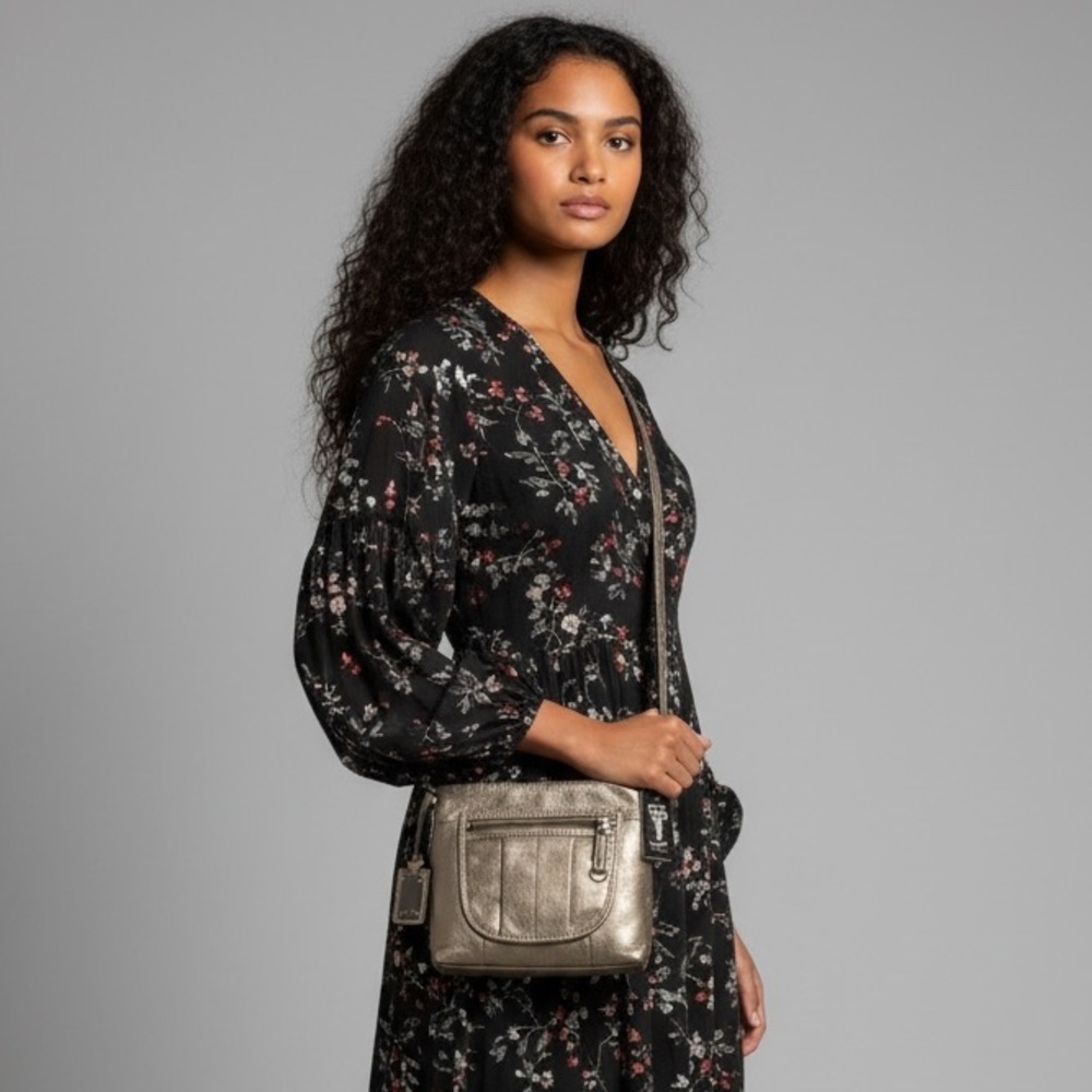 NWT Tignanello Metallic Pebble Leather Built-In Wallet Compartment Crossbody Bag